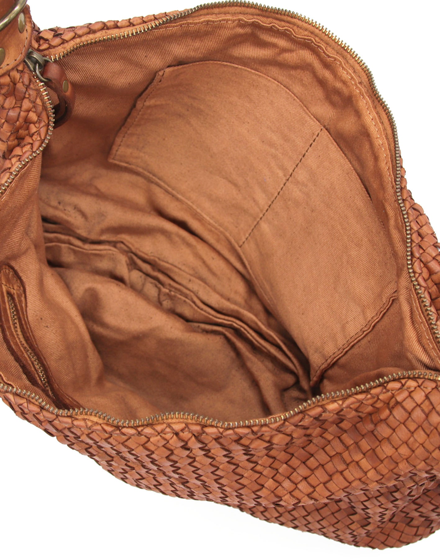 Alivera Intrecciato ● Stor axelremsväska i flätat läder.