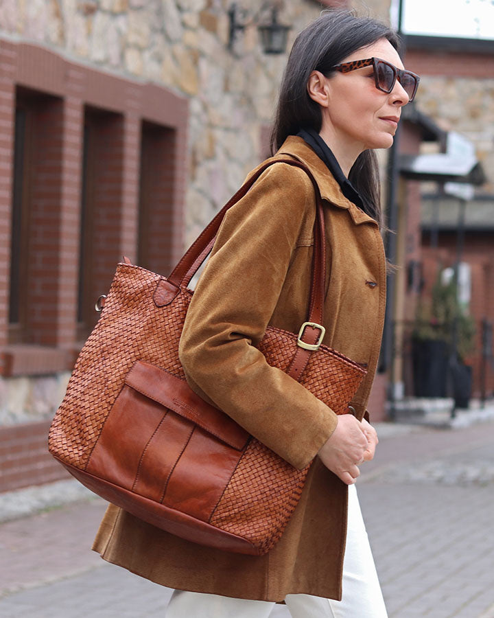 TOTE BRESCIA. Damska skórzana torebka shopper z plecionej skóry