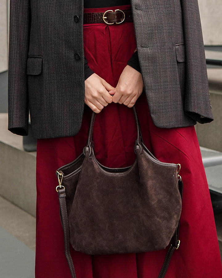 BIELLA Sue. Zamszowa damska torba på axlar av italienskt zamsz