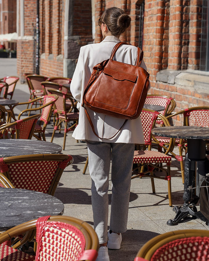 TOTE ROMA. Axelremsväska för dam - shopperväska med fickor i italienskt naturläder