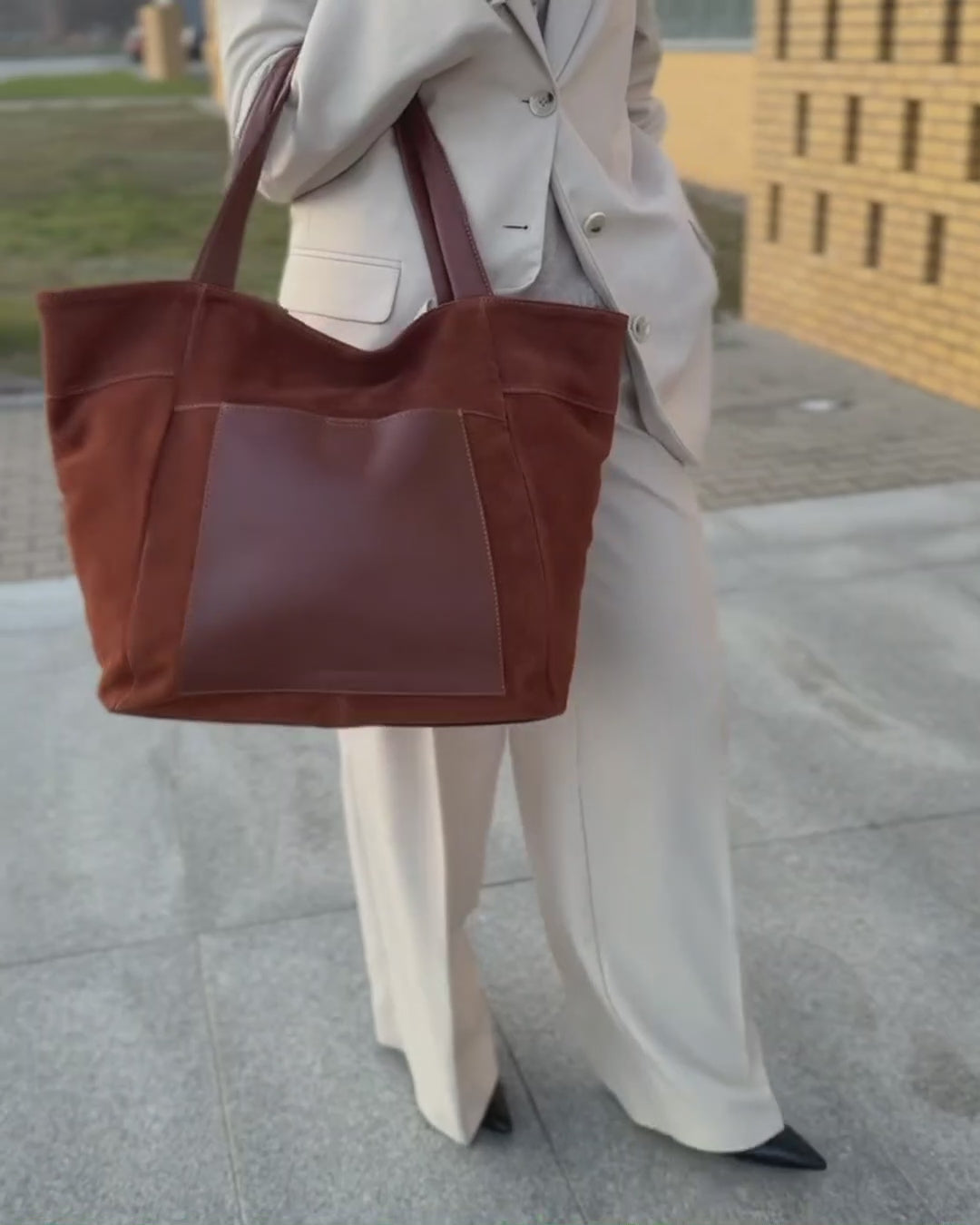 CATANIA Sue. Italiensk mocka-shopperväska för kvinnor