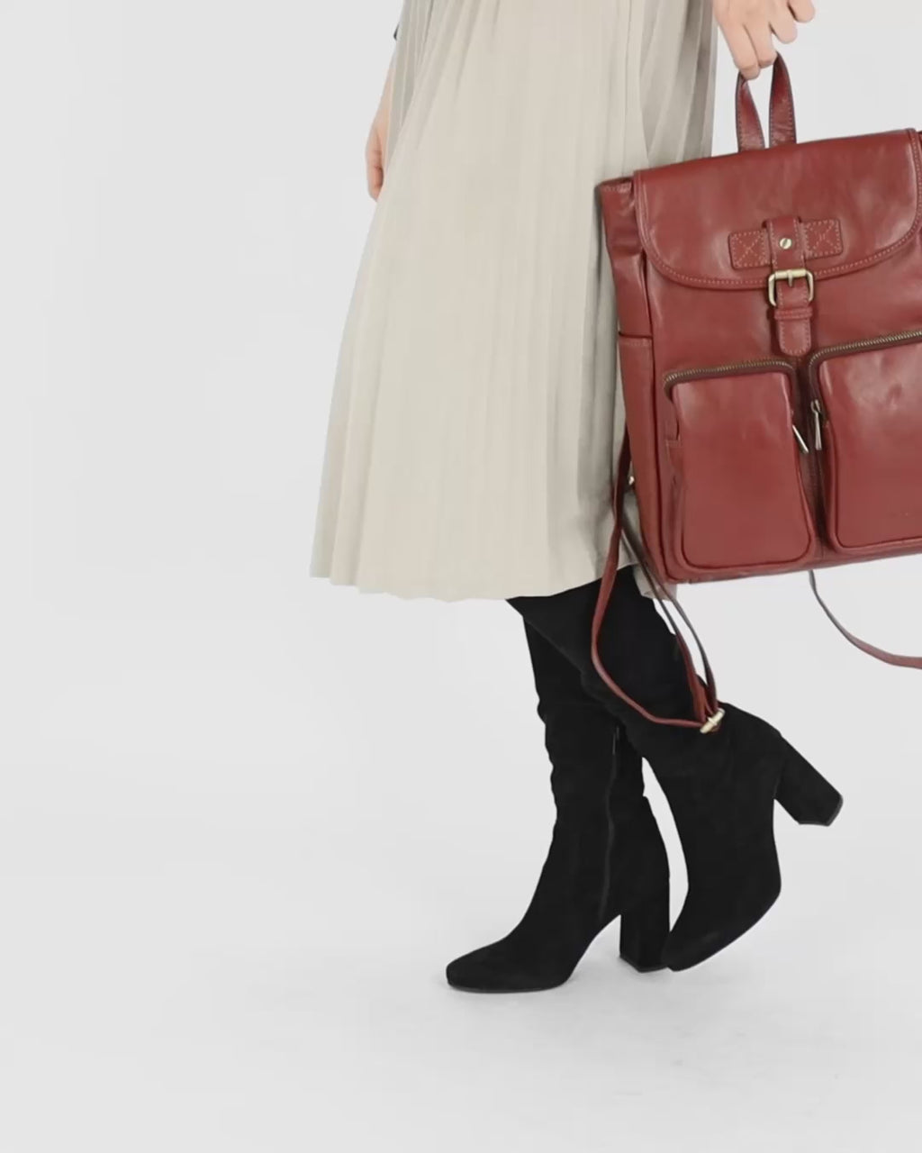 Belgrano. Classic retro leather backpack for women