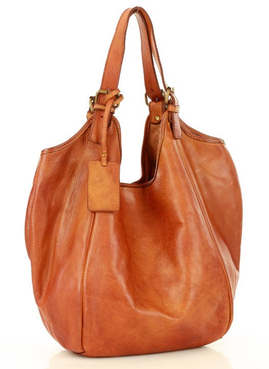 Vessa ● Stor shoppingväska i läder i hobo-stil.